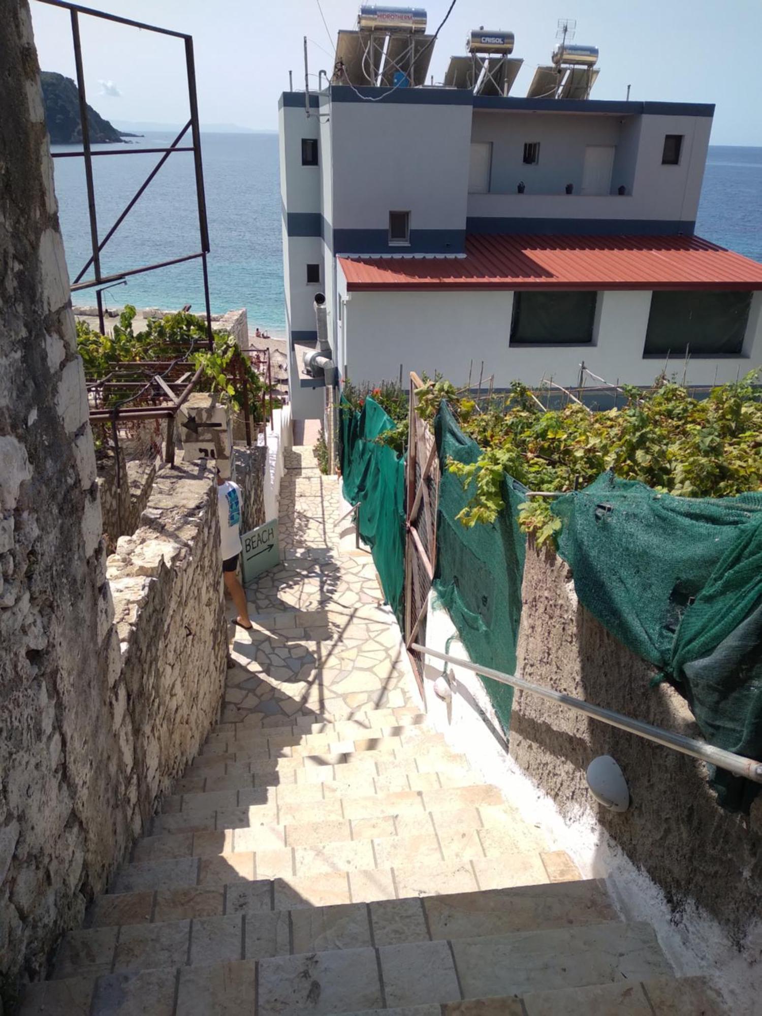 Nadim Rooms Himare Exterior photo