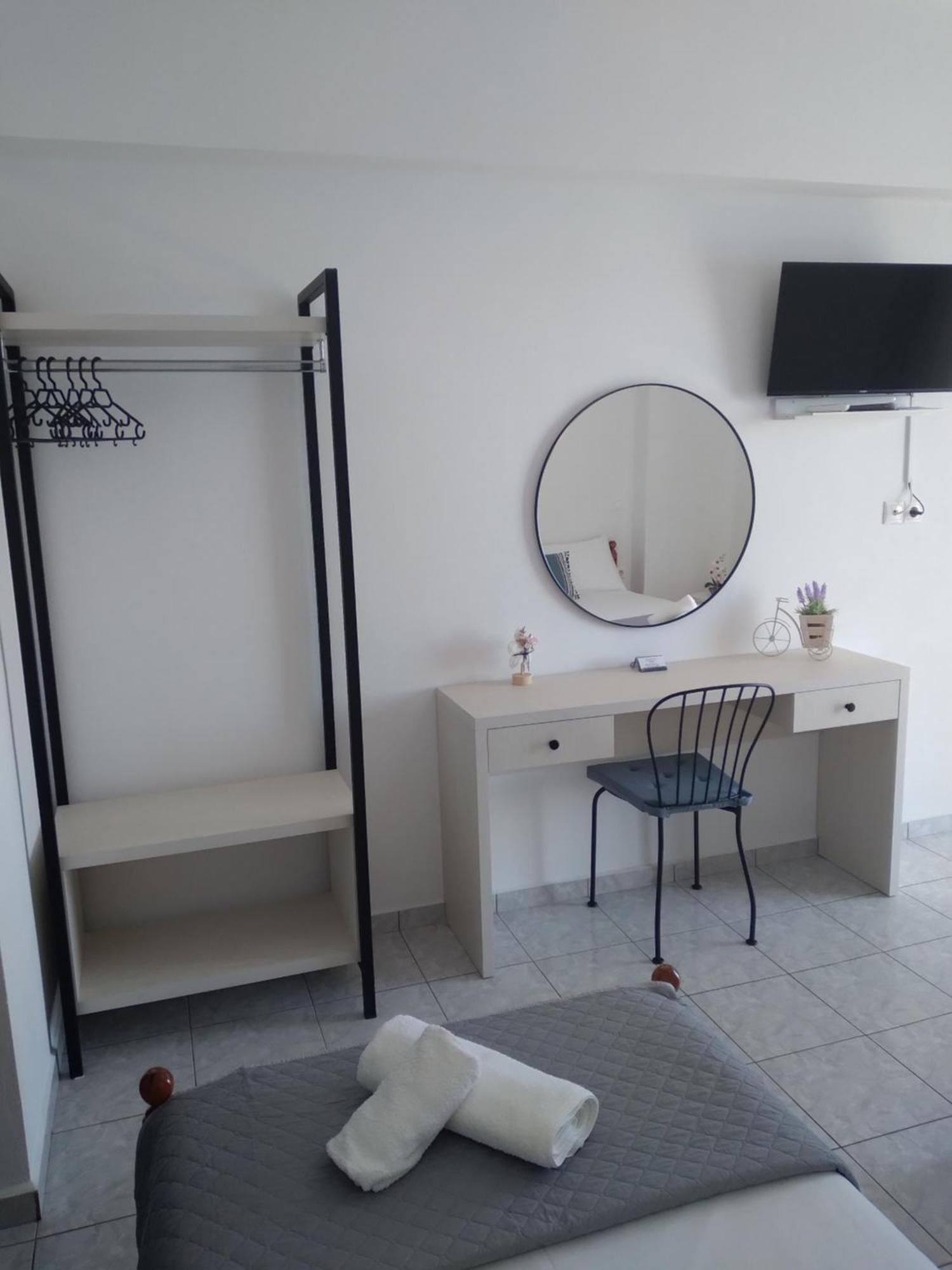 Nadim Rooms Himare Exterior photo