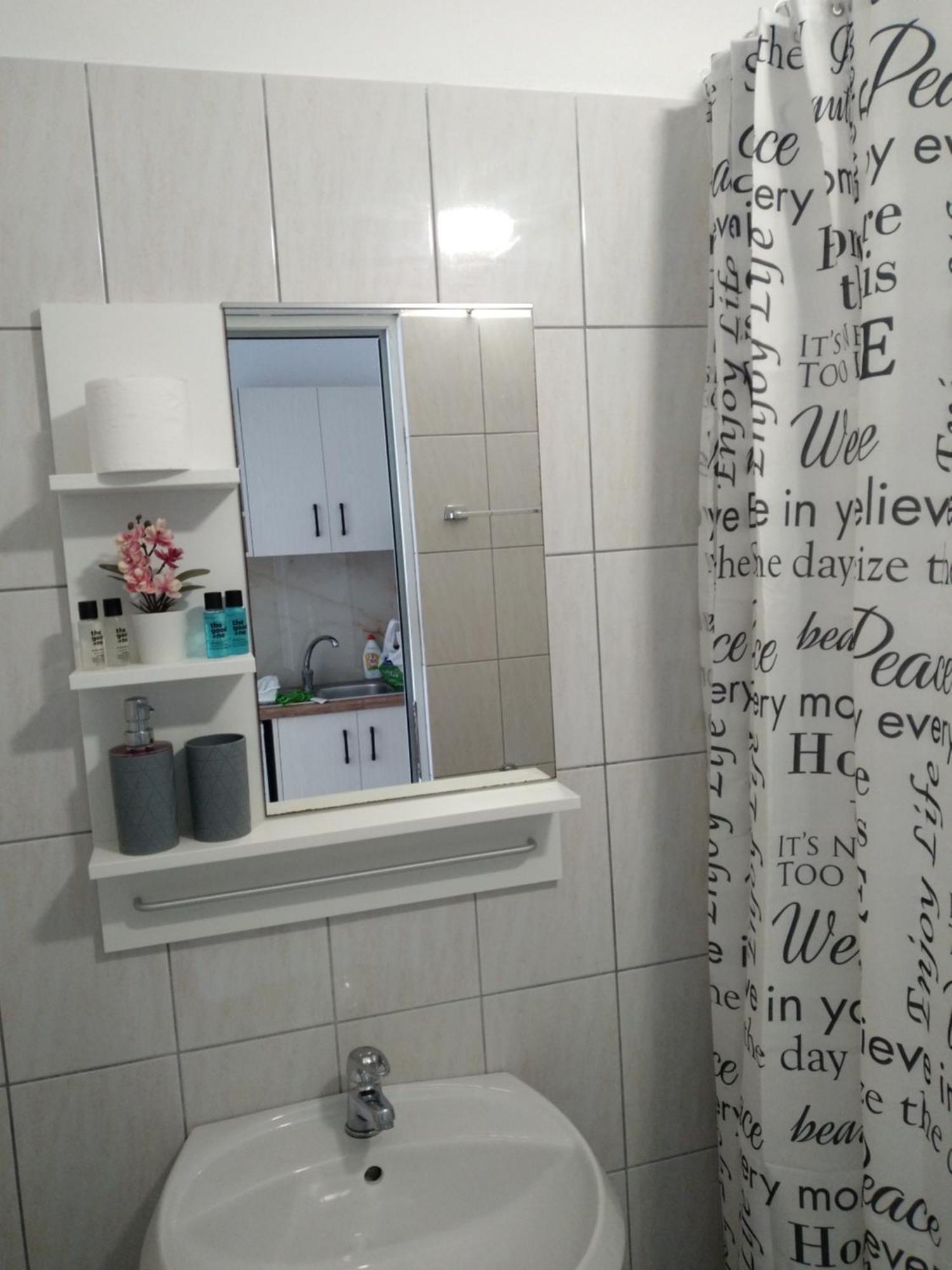 Nadim Rooms Himare Exterior photo