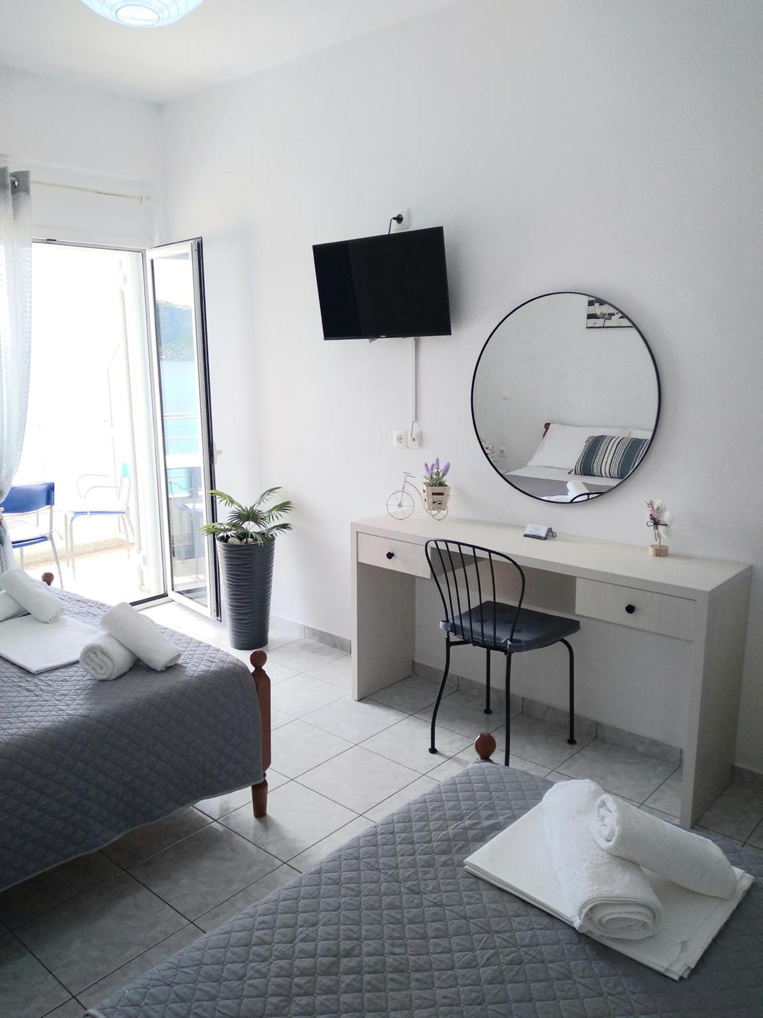 Nadim Rooms Himare Exterior photo